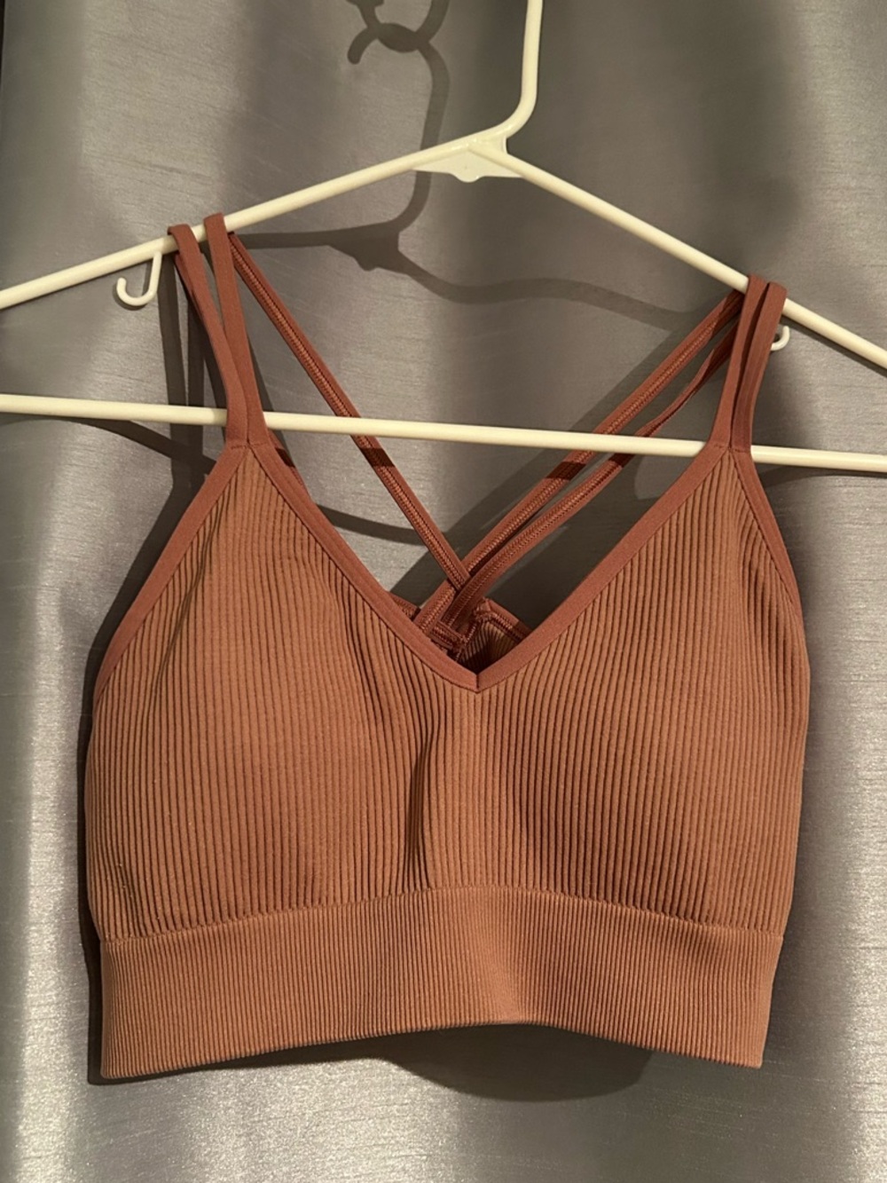 Aerie Ribbed Criss-Cross Back Sports Bra Size M Neutral Mauve Brown